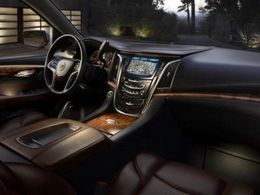 Cadillac рассекретил интерьер нового Escalade