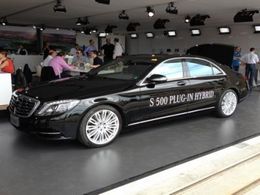 Mercedes-Benz представит «подключаемый гибрид» S-класса в сентябре
