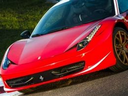 Ferrari выпустила особую 458 Italia в честь Ники Лауды