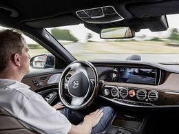 Новый Mercedes-Benz S-класса научился ездить без водителя