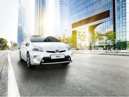Новый Toyota Prius сможет заряжаться без проводов