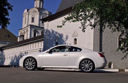 Тест-драйв Infiniti G37S: высокое напряжение