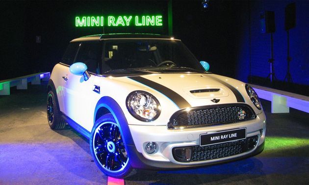 MINI представила яркий тюнинг-пакет Ray Line