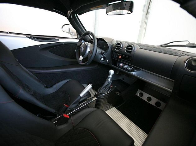 Hennessey Venom GT снова обогнал Bugatti Veyron