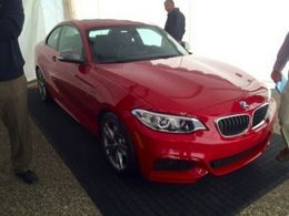 BMW показала дилерам самую быструю «двойку»