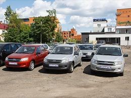 Чиновников предложили пересадить на автомобили дешевле миллиона рублей
