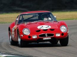 Пятидесятилетний спорткар Ferrari продали за рекордную сумму