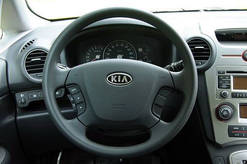 Kia Carens: отличный семьянин