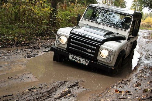 Land Rover Defender: лед и пламя