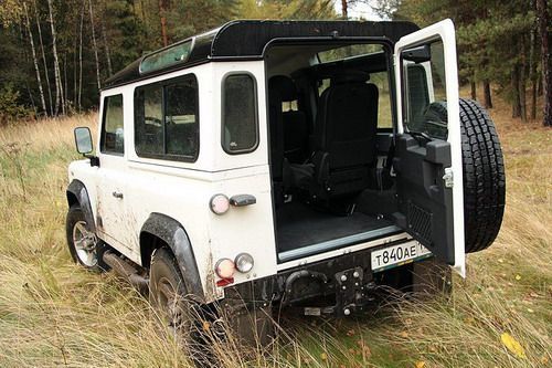 Land Rover Defender: лед и пламя