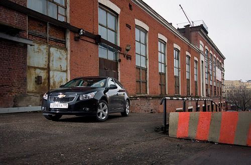 Журналисты сравнили Chevrolet Cruze и Kia Cerato