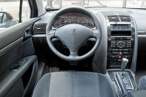 Журналисты сравнили Avensis, Mazda 6 и Peugeot 407