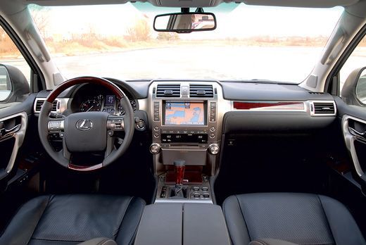 Выбор между Land Rover Discovery IV и Lexus GX460