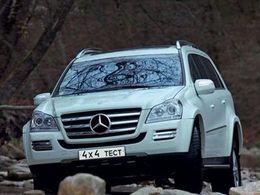 Mercedes-Benz GL подтянули лицо и зад
