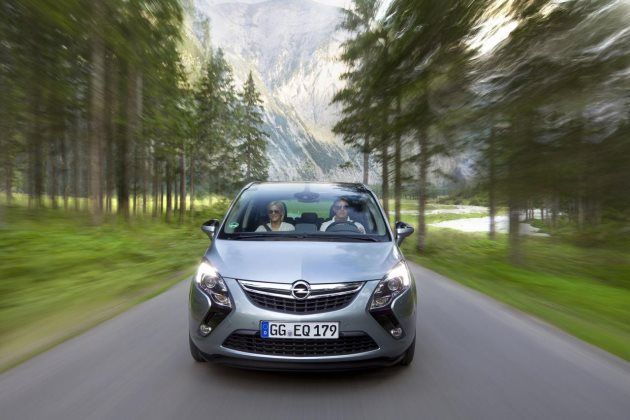Opel представил самый мощный серийный минивэн